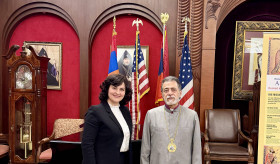 Գլխավոր հյուպատոս Աննա Ավետիսյանի հանդիպումը Հայ առաքելական եկեղեցու ԱՄՆ Արևմտյան թեմի առաջնորդ Հովնան արքեպիսկոպոս Տերտերյանի հետ